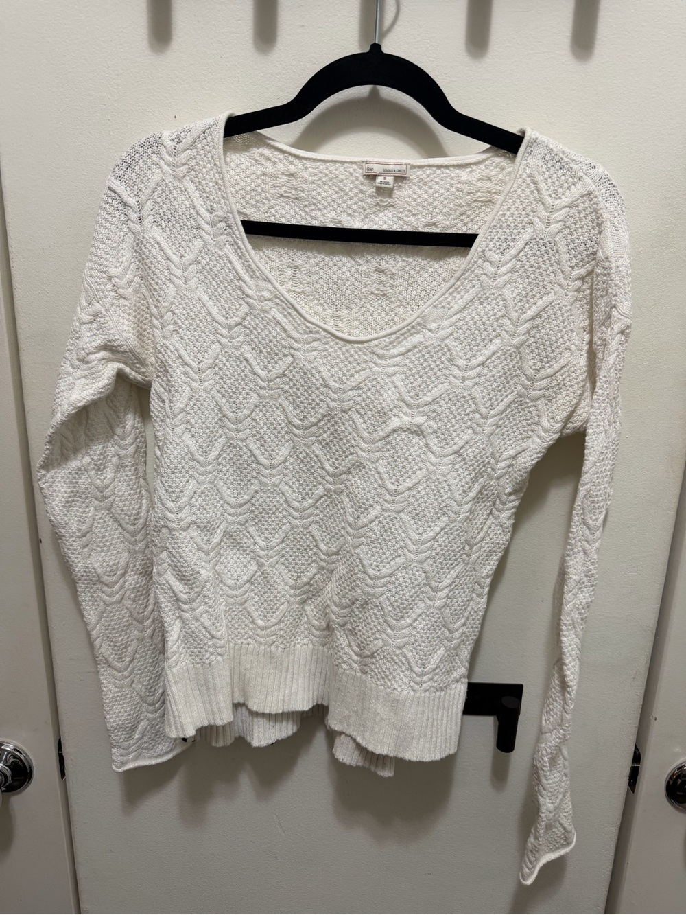 GAP Ivory Cable Knit Scoop Neck Sweater